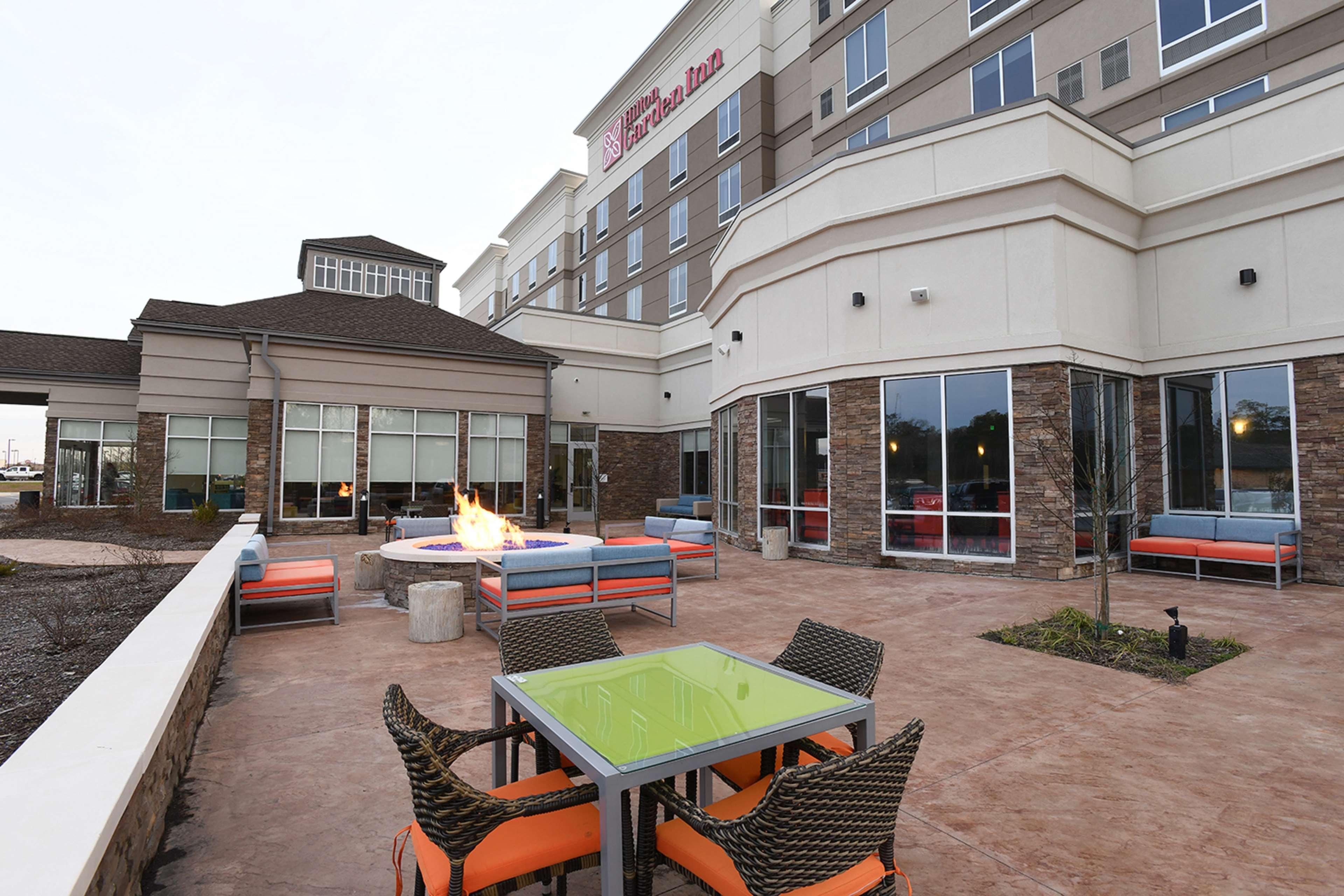 Hilton Garden Inn Jacksonville Exterior photo